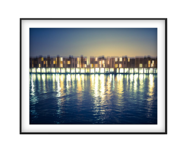 Edge Light in Black frame