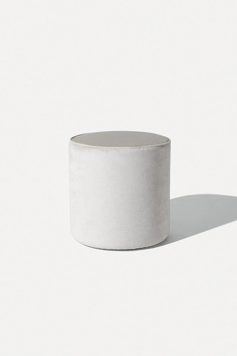 Muffin Pouf in white, tall Ø 15.7” size