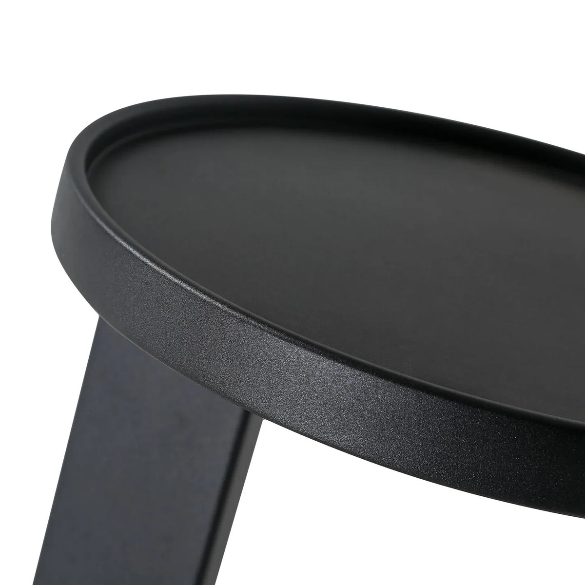 Rookie End Table close-up of Matte Black raised-rim tray top