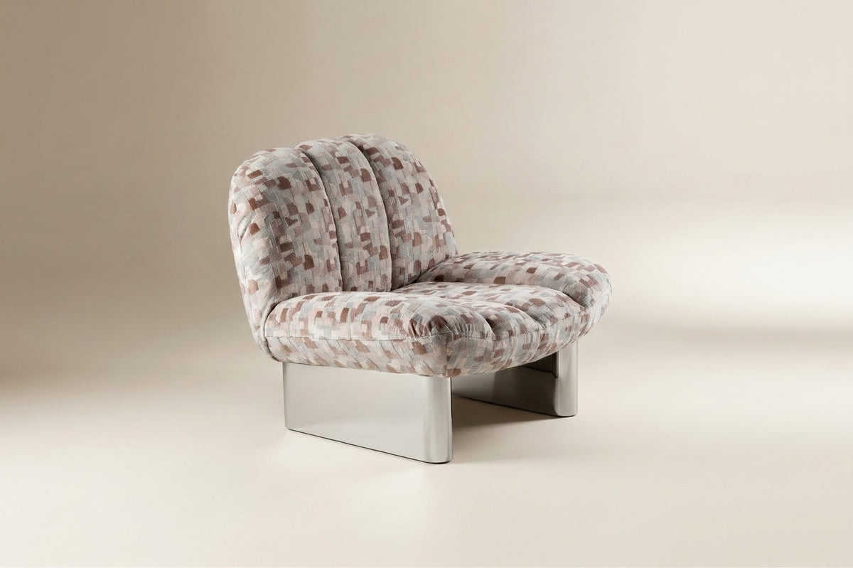 Colin Armchair front view in Zimmer Puzzle 892 by Maison Burgos
