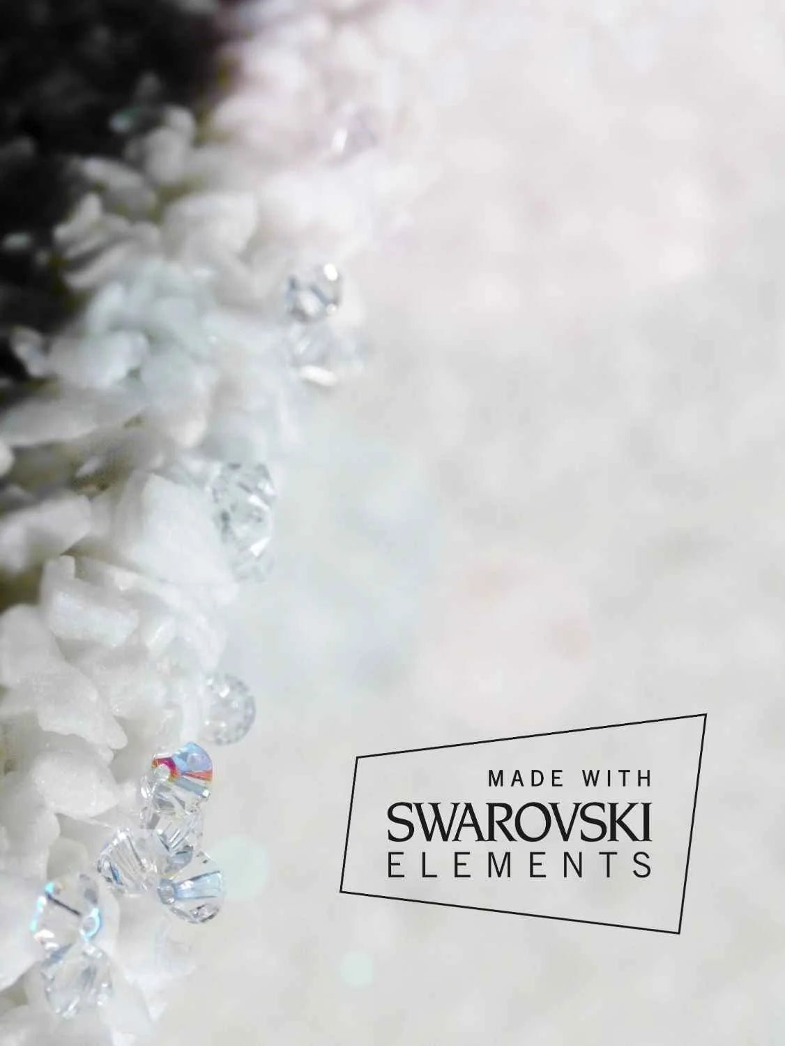 Mammalampa Duchess Pendant Light close-up of the white crystal texture