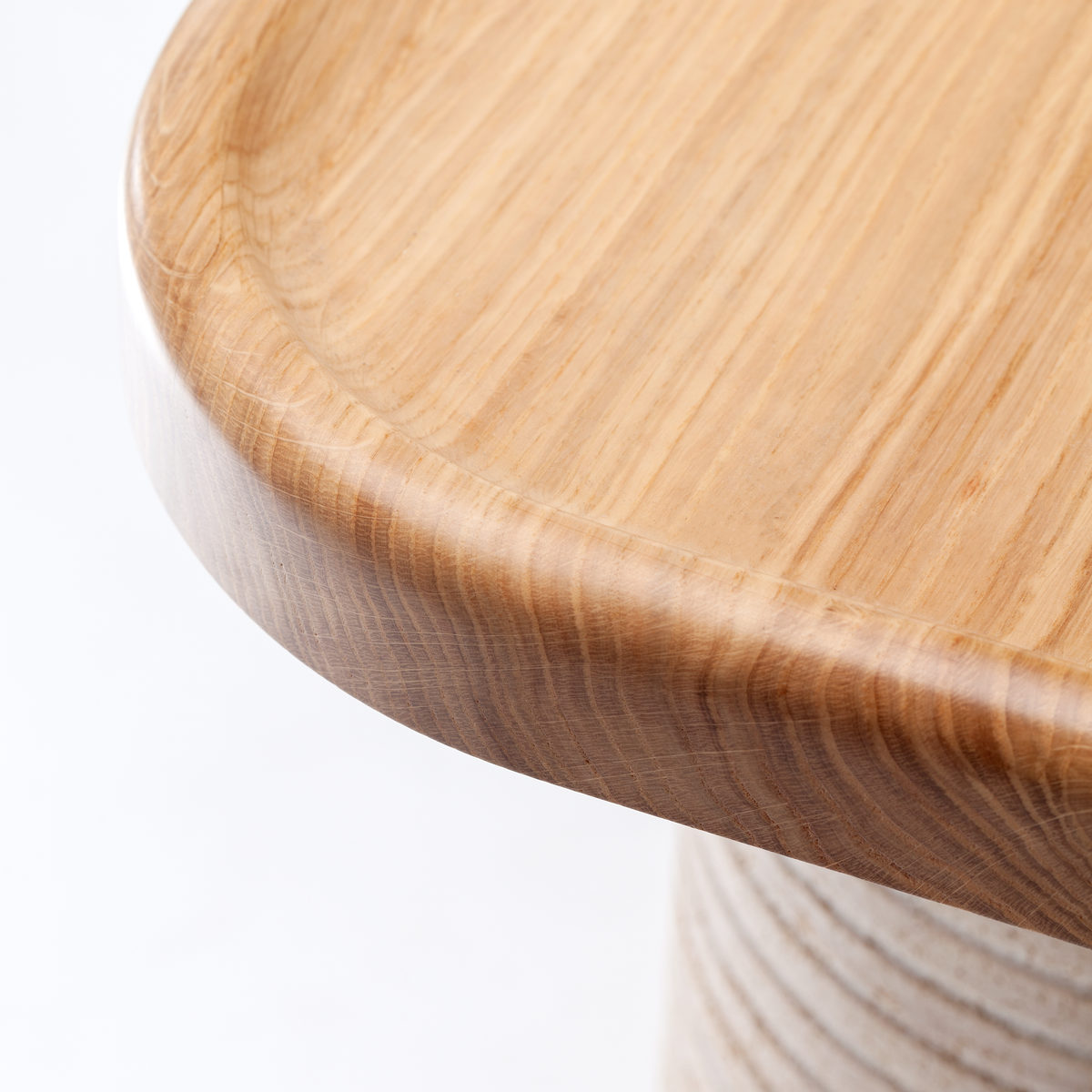 Poppy Console Table close-up of the rounded Natural Oak top corner
