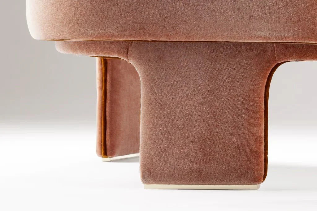 L’Unité Chair, close-up of the rose velvet leg and metal foot