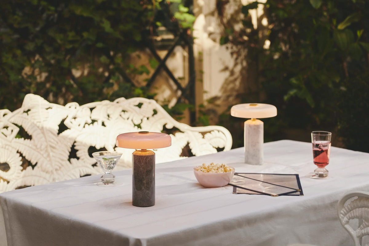 Trip Table Lamp – Carrara | Opal, close-up