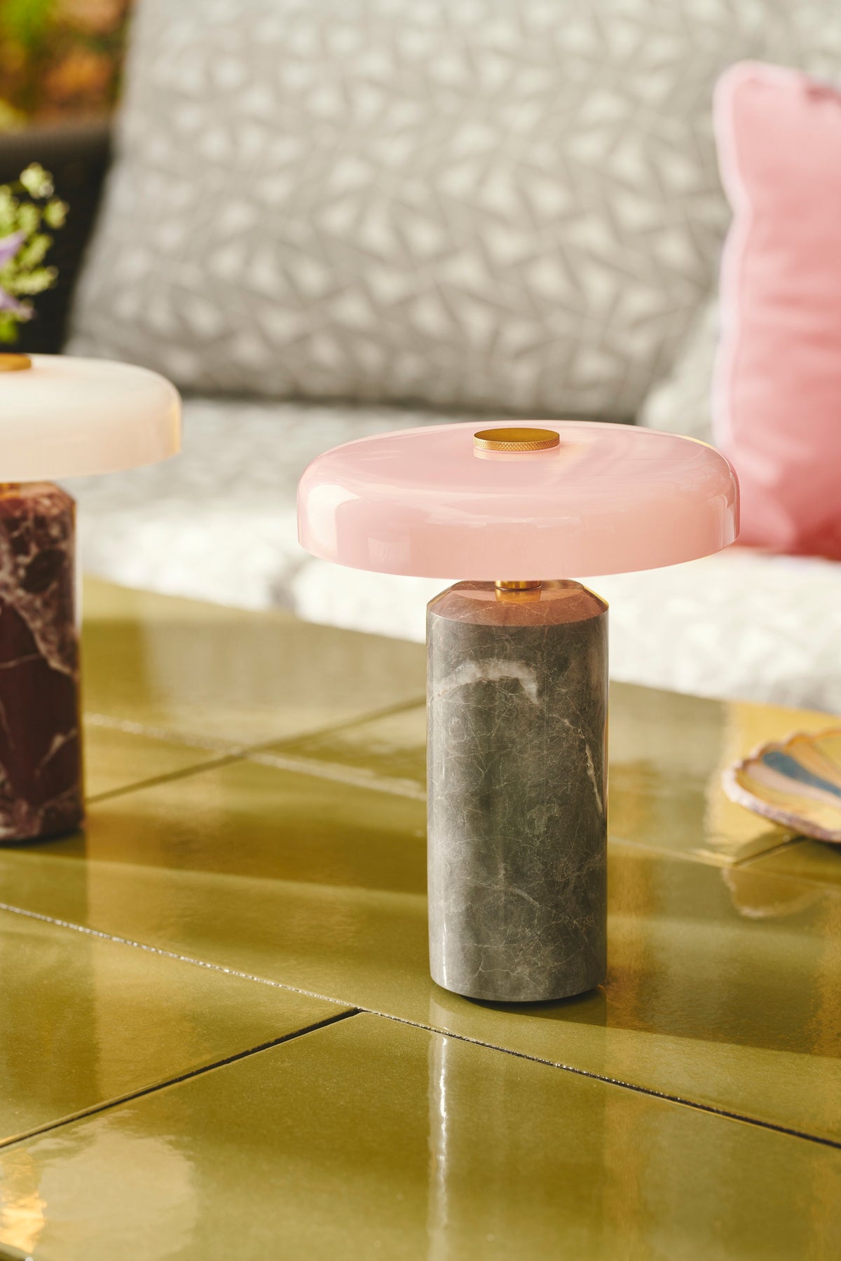 Trip Table Lamp – Silver | Rose on a gold lacquer table in a lounge