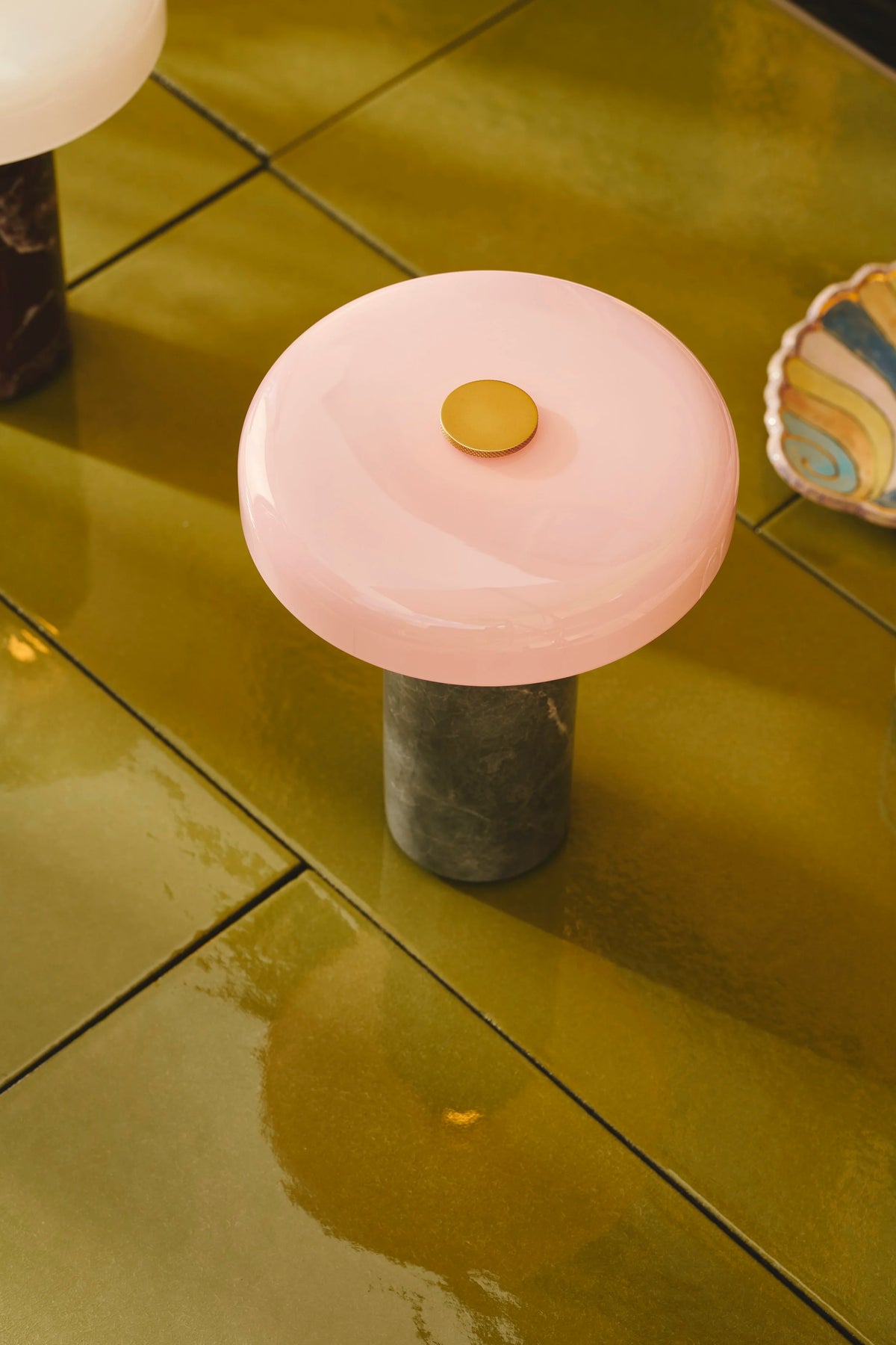 Trip Table Lamp – Silver | Rose, top view