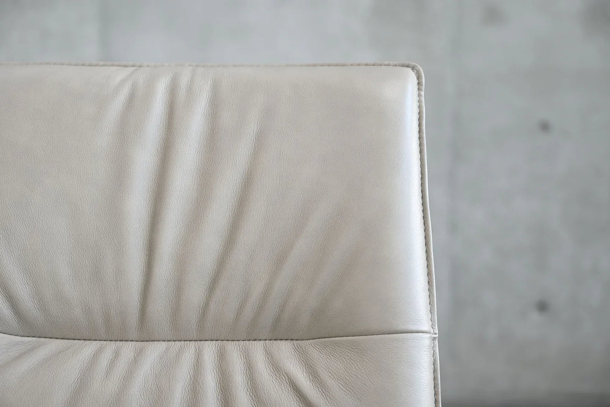 Holt chair backrest top with fine stitching