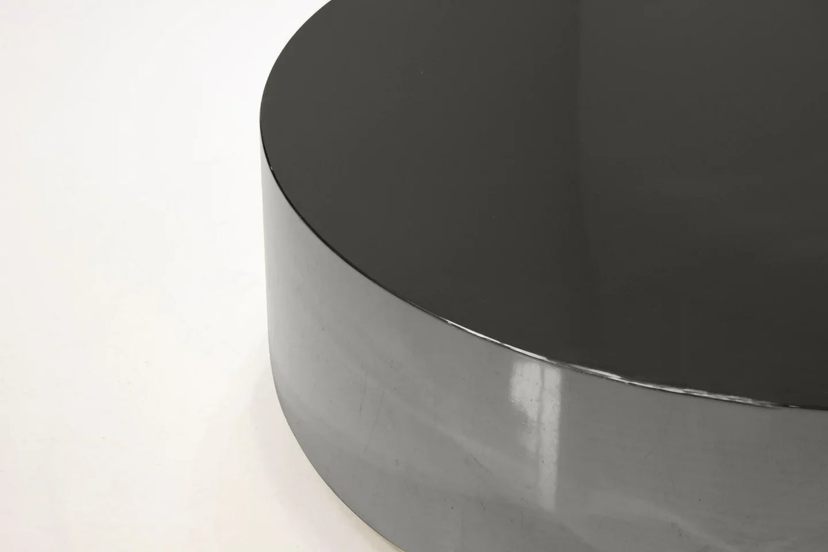 Sphere Coffee Table close-up of the Black Polished edge