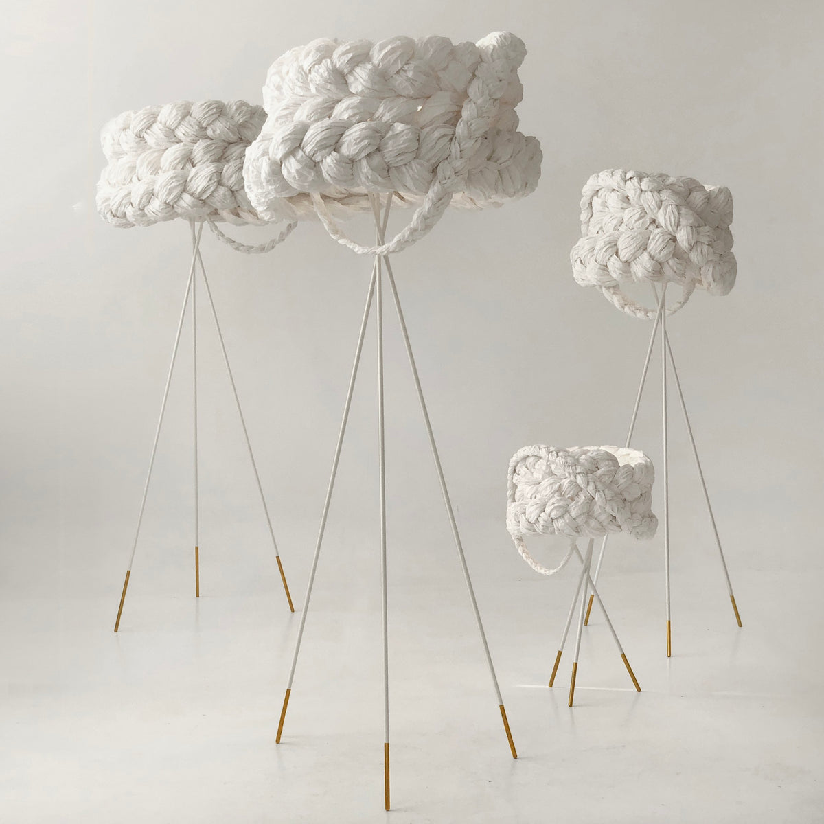 Mammalampa Bride Floor Lamp in white braided paper shown in several sizes