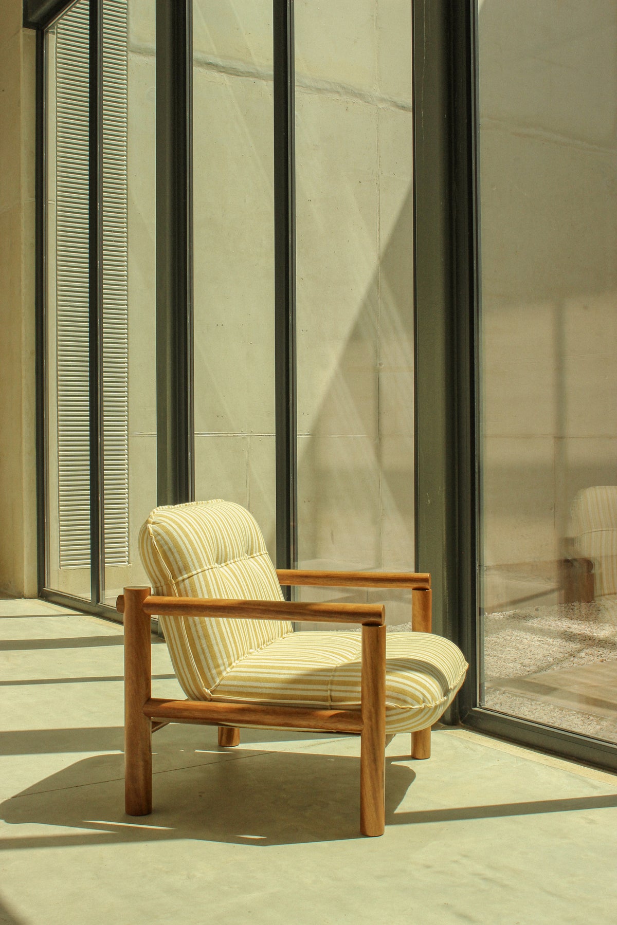 James Armchair - Outdoor solid iroko frame detail by Maison Burgos
