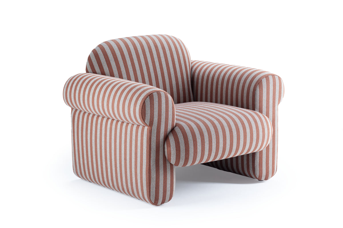 Oscar Armchair by Maison Burgos